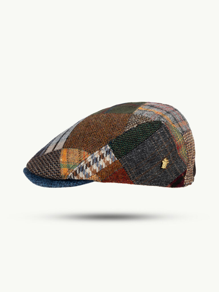 LAZISE Wollcap im Patchwork-Design mit schmalem Schirm und seitlichem Logo-Emblem